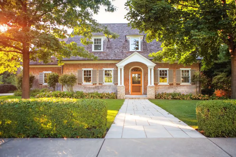 House with a walkway